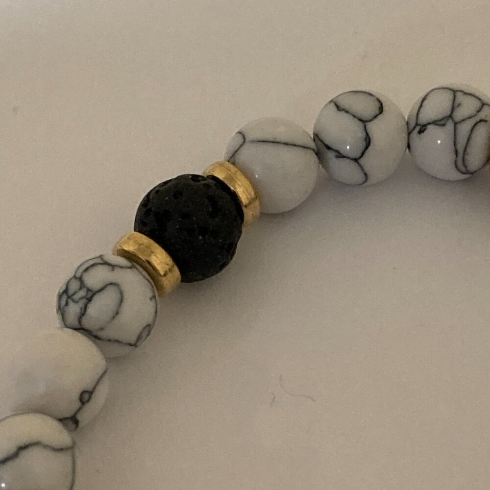 White Howlite Black Lava Stone Beaded Bracelet Stretch - Picture 3 of 4